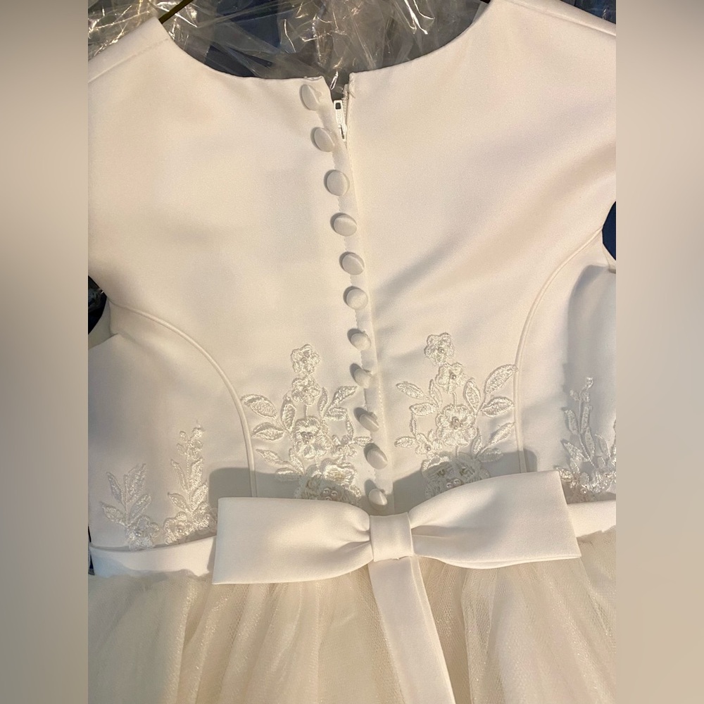 Flower girl dress. - Picture 4 of 6